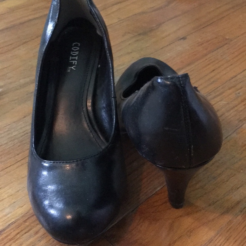 Size 7 Black Pump Heels